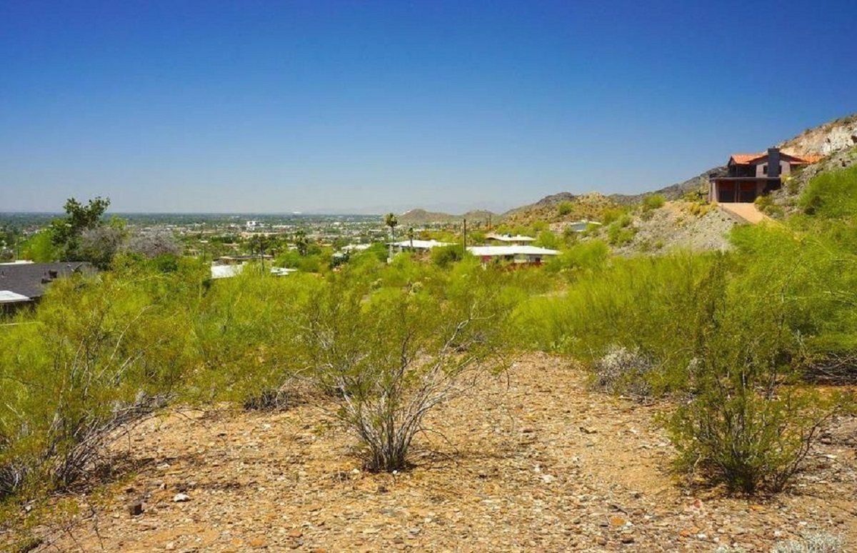 Photo of Cinnabar Canyon Estates view lot.