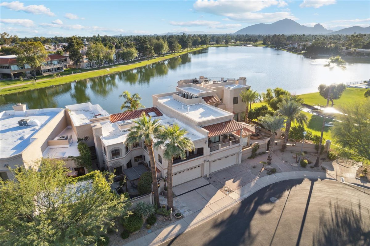 Photo of waterfront townhome on Lake Marguerite.