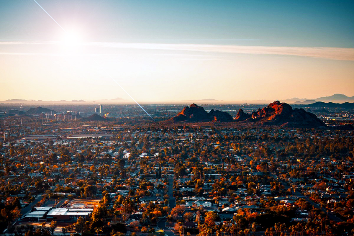 A photo of the Greater Phoenix Valley.