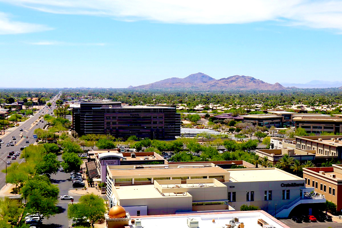 A photo of Kierland Commons.