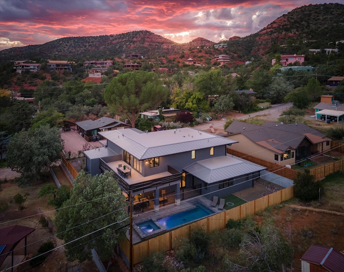 Mountain and neighborhood views of Sedona, Arizona.