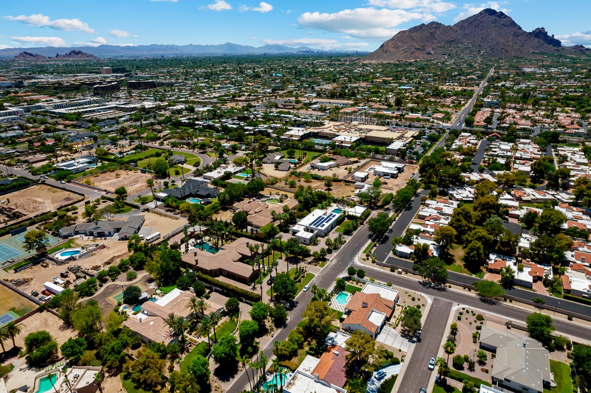 A drone shot of the city of Scottsdale, Arizona.